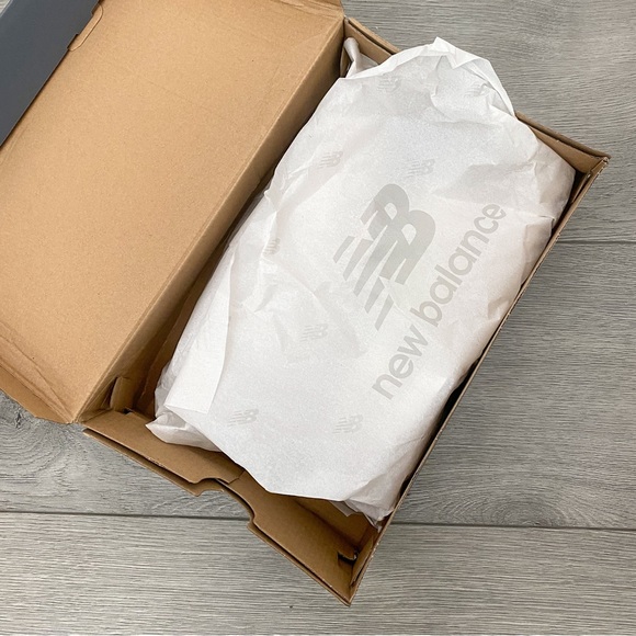 New Balance 327 in Turtledove - Picture 10 of 12